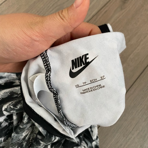 NIKE leggings (Size XS) - Picture 3 of 4
